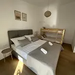 Ula Apartment *